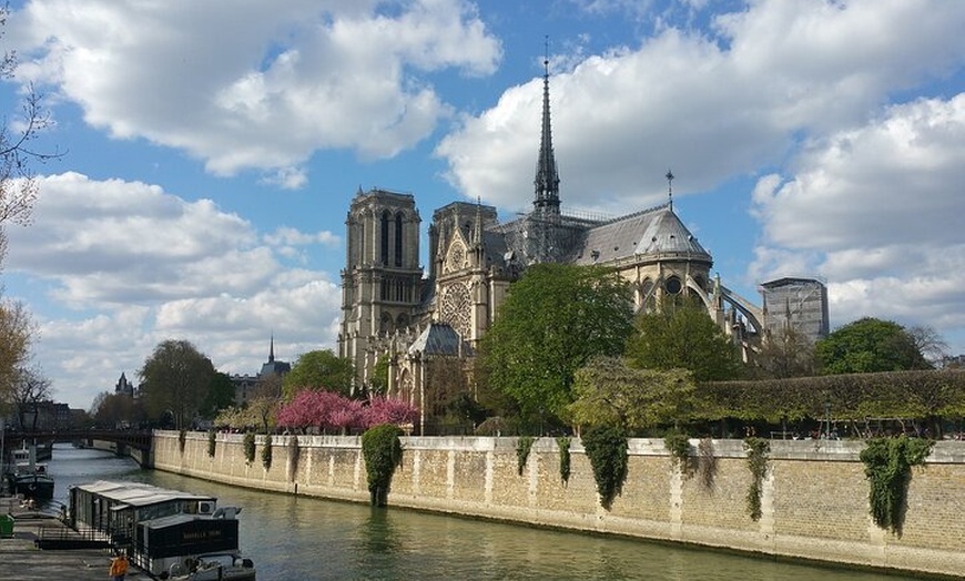 Image 22: Croisière sur la Seine et dégustation de crêpe près de la tour Eiffel