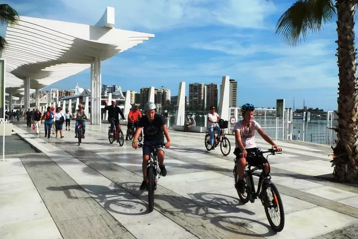 2h E-bike tour en Málaga