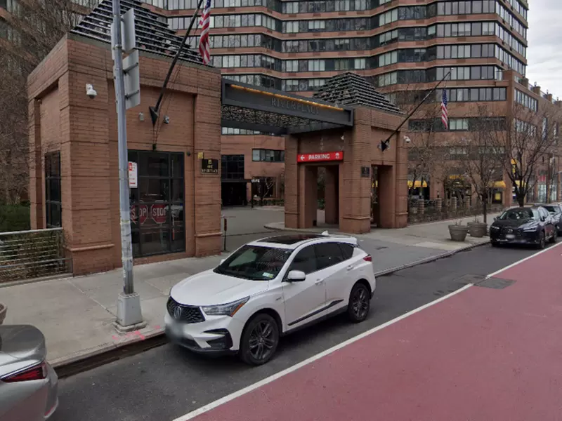 Parking at City Parking - River Place Garage LLC - Second Medium