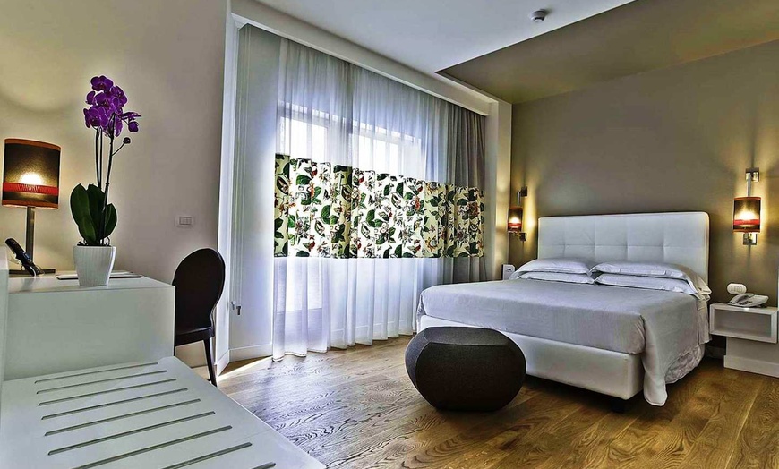 Image 1: ✈ ITALY | Rome - Caravel Rome 3*, 2 nights - City break