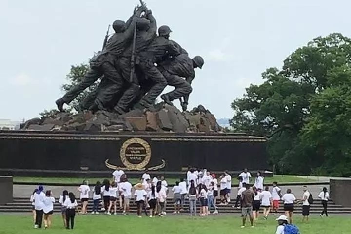 DC Monuments & Memorials Guided Minibus City Tour