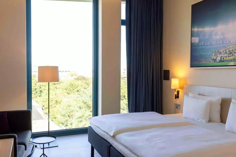 ✈ DEUTSCHLAND | Hamburg - Scandic Hamburg Emporio 4*, 2 Nächte