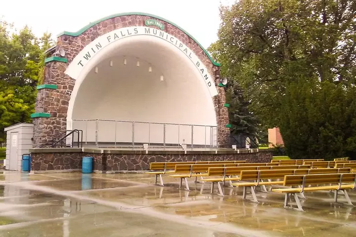 Guided Half-Day Tour to Shoshone Falls & City Tour