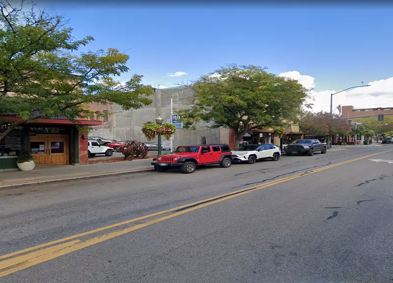 Parking at [IC15] 417 Sherman Ave. Lot