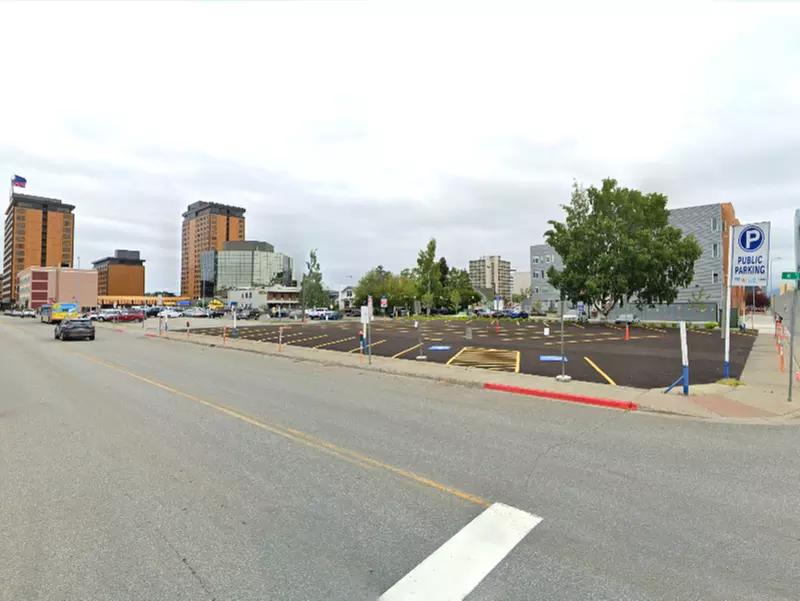 Parking at [5051] 995 W. 7th Ave. Lot