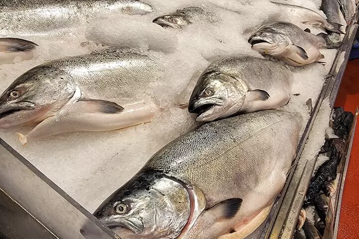 Taste the Sea: Guided Seafood Tasting at Pike Place Ma