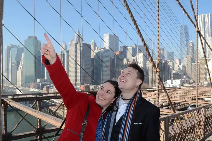 Private Tour of Brooklyn Bridge and neighborhoods with PhotoShoot