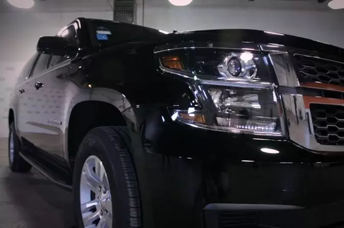 Private Luxury 6-Pax SUV Limo Transfer from or to Chicagoland Airport and Suburb - Primary Image