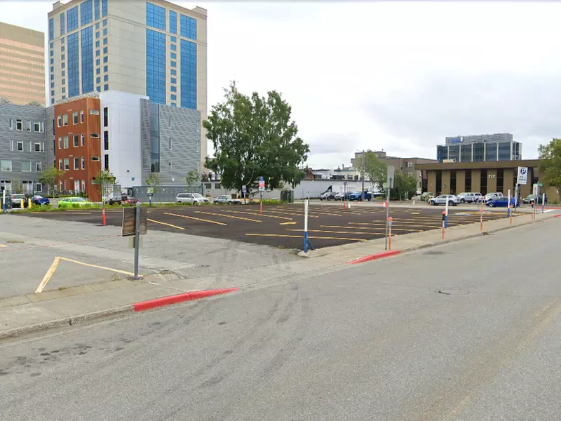 Parking at [5051] 995 W. 7th Ave. Lot