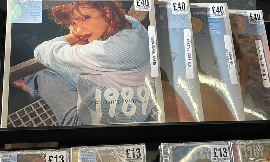 Image 6: Taylor Swift London Boy Walking Tour