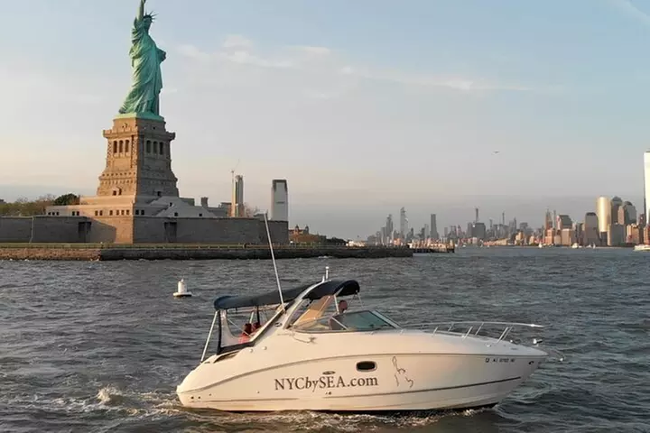 2-hour Private Luxury New York City Sunset Boat Tour