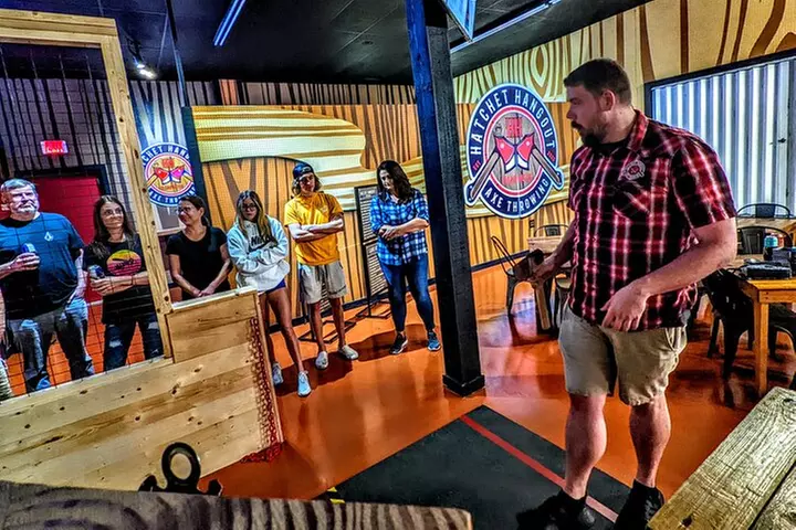 90 Minute Axe Throwing Guided Experience in Clearwater at Hatchet H...