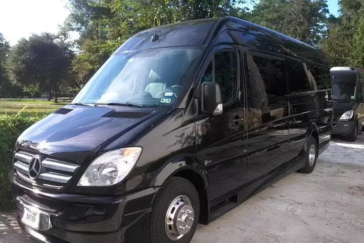 Arrival Private Transfer Denver Airport DEN to Denver City by Minibus - Second Medium