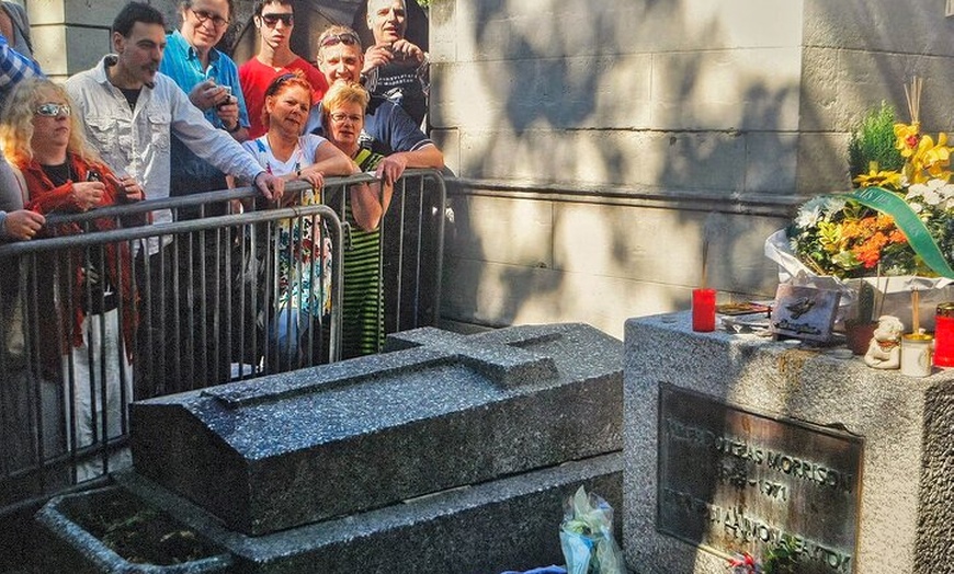 Image 11: Visite du cimetière du Père Lachaise, contes des tombes et crêpes