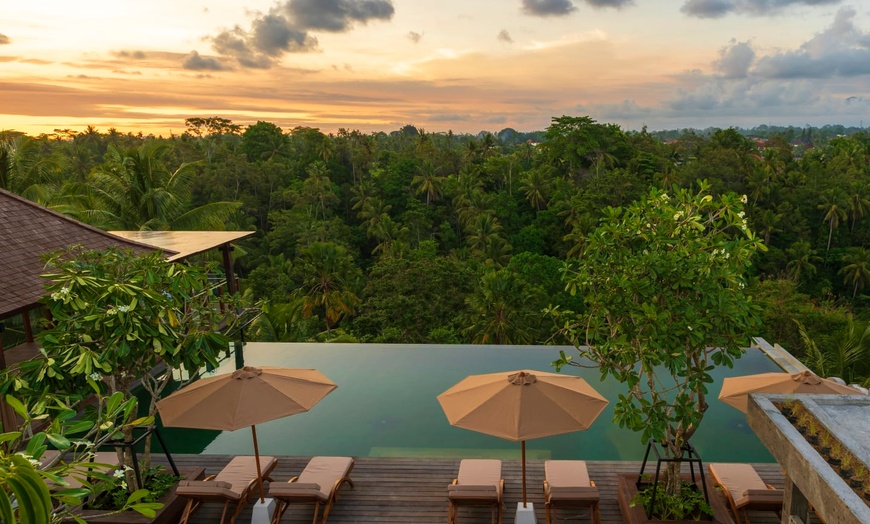 Image 13: ✈ BALI | Ubud & Sanur - Kombination 5*-Hotel Adiwana Bisma & 4*-Hot...