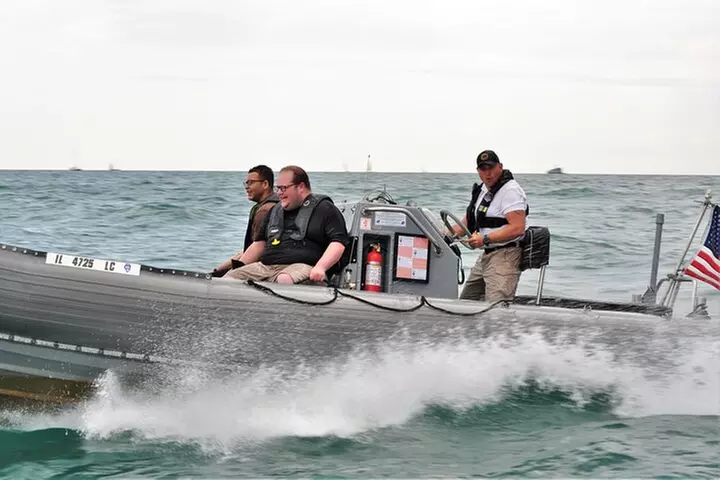 Small-Group Sightseeing Boat Tour in Chicago