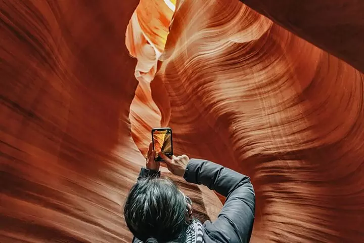 Guided Antelope Canyon & Horseshoe Bend Day Tour from Las Vegas