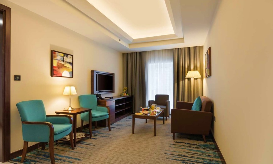 Image 7: ✈ ZJEDNOCZONE EMIRATY ARABSKIE | Dubaj - Golden Tulip Media Hotel 4...
