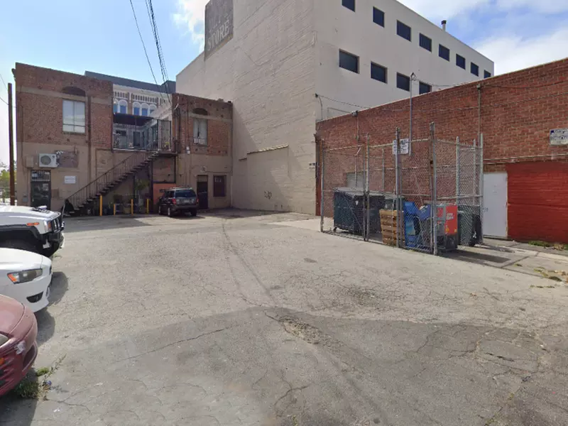 Parking at [SL78] 601 Pine Ave. Lot