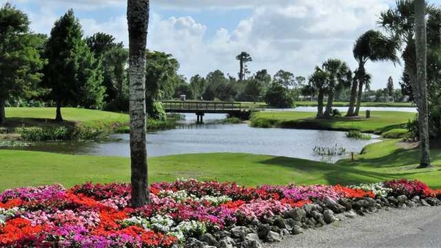 Online Booking - Round of Golf at Maple Leaf Golf and Country Club