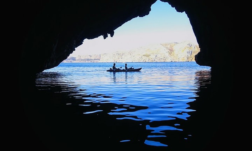 Image 19: Cuevas inexploradas y paraíso para practicar snorkel: tour en kayak...