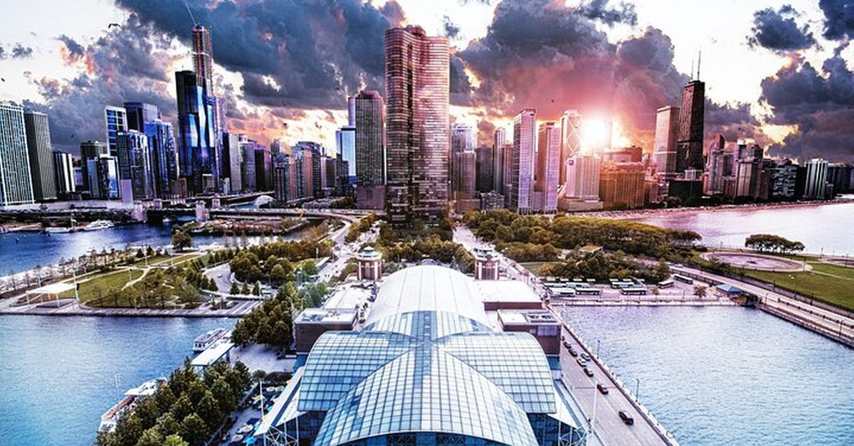Chicago 4-Hour Sightseeing Transfer by Luxury SUV