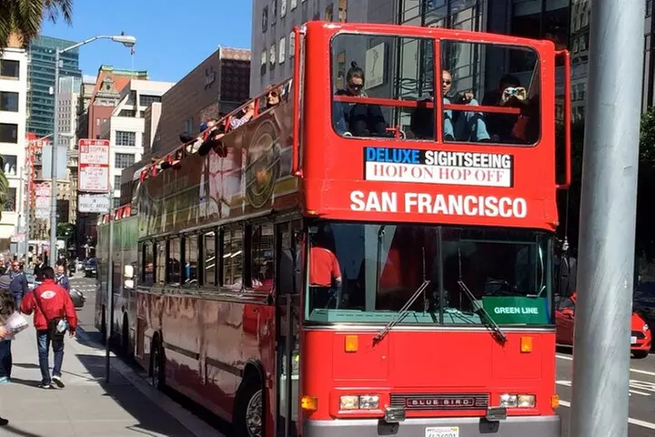 San Francisco: Hop-On Hop-Off Deluxe Bus Tour with 20 Stops
