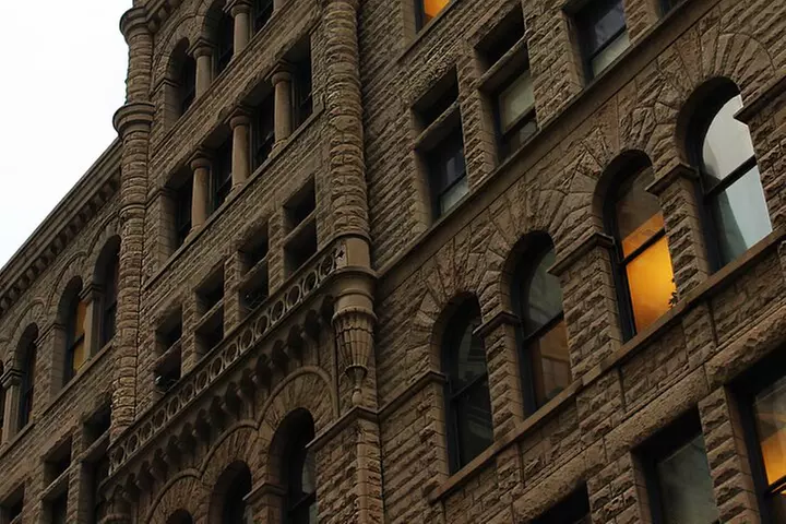 Chicago's Dark Side: Ghosts, Gangsters, and True Crime Tour