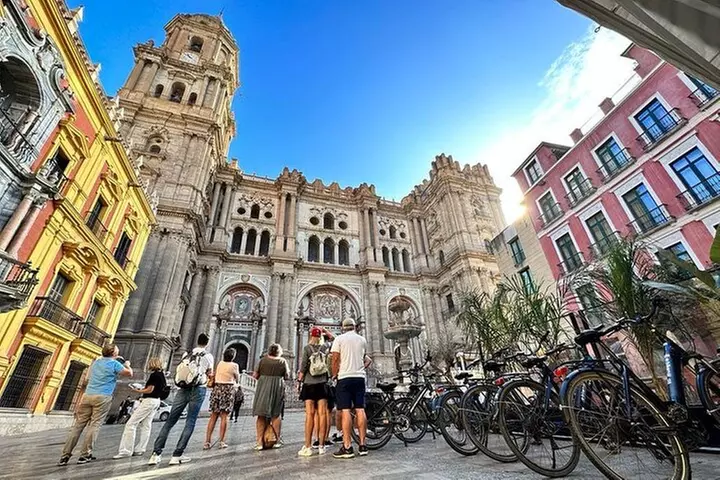 2h E-bike tour en Málaga