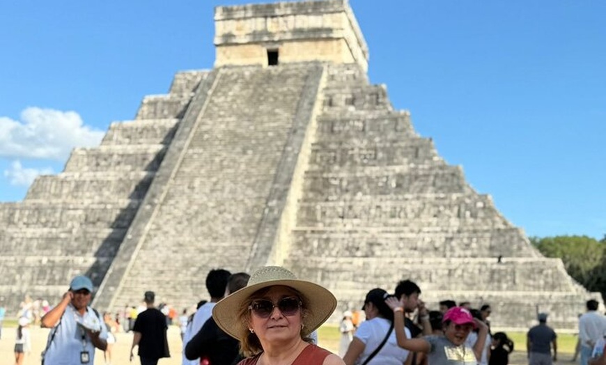 Image 2: Chichen Itza tour with Cenote and Valladolid
