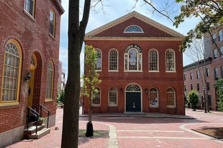 Salem Witch Trials Tour from Boston by optional Ferry or Train