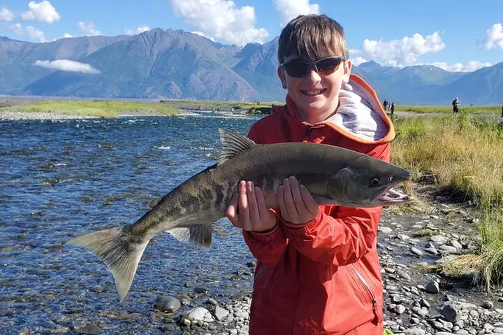 Alaskan Salmon 8-Hour Fishing Experience