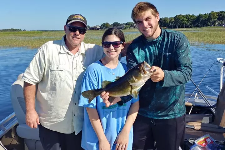 Private Pontoon Fishing Charter on Lake Tohopekaliga in FL