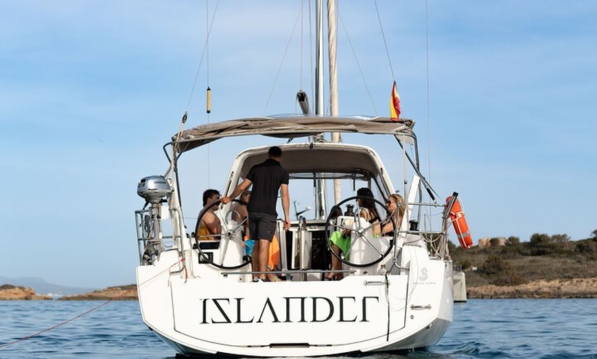 Image 2: Excursión privada en Yate a vela al atardecer