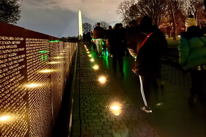 DC Night Tour With Magic LED- Pick Up/Drop, Snacks, LED Bracelets