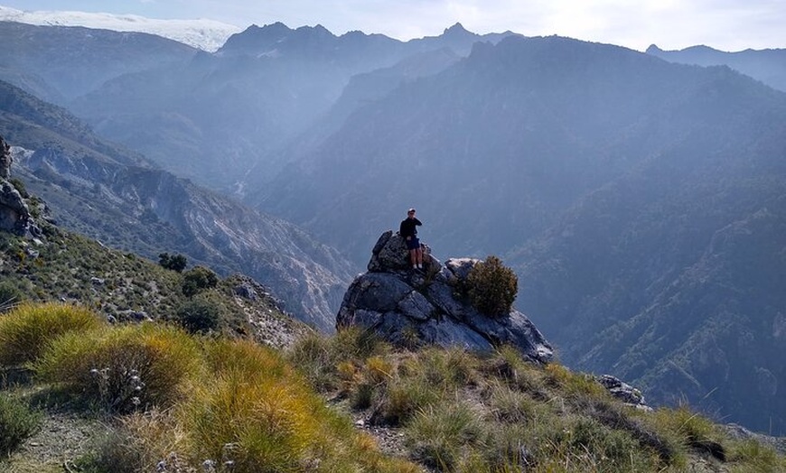 Image 12: NUEVO:Sunset Hike & Summit Sierra Nevada - Tour privado con cachorro
