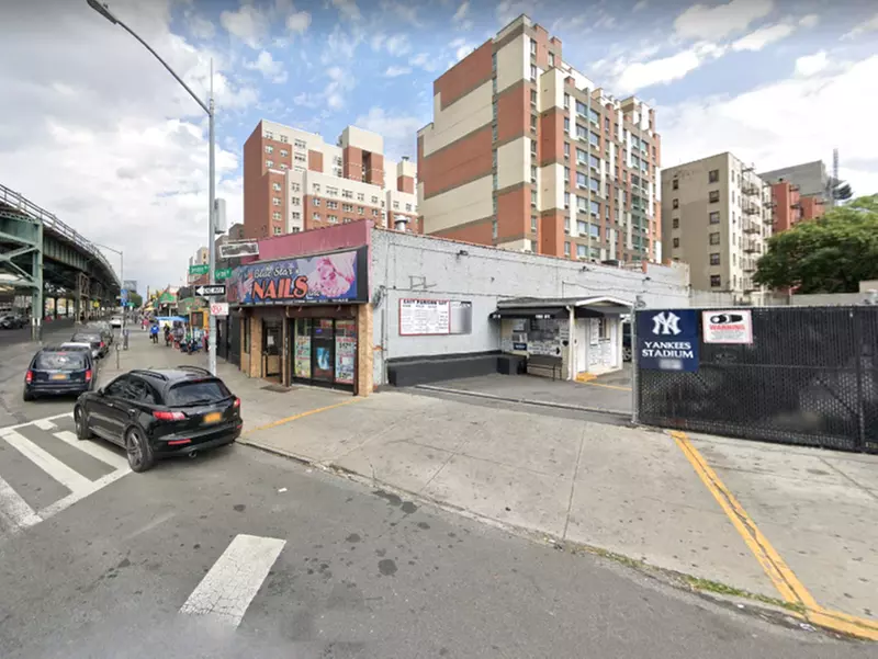 Parking at Easy Parking - 21 E. 169th St. Lot