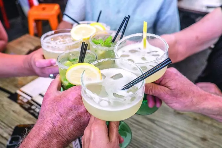 #1 Sonoma Walking Food, Wine Tasting & History Tour (Public Tour)