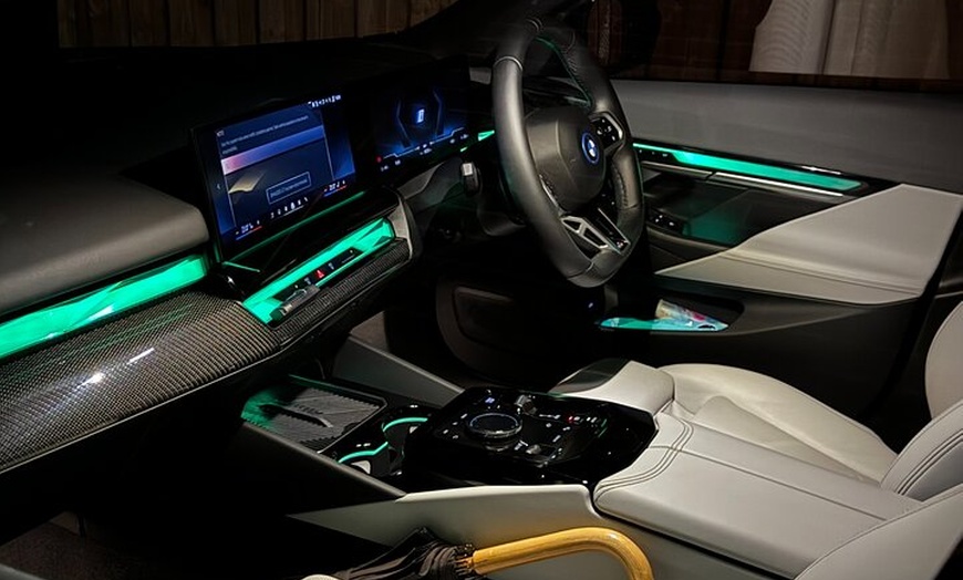 Image 6: Melbourne Luxury EV Airport Transfer