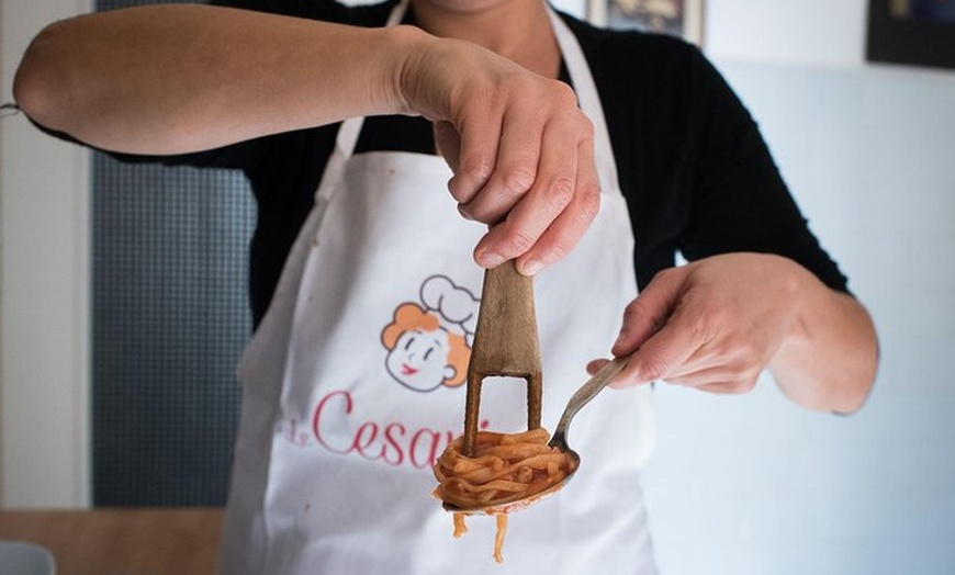 Image 3: Esperienza culinaria in casa di una Cesarina a Roma con dimostrazio...