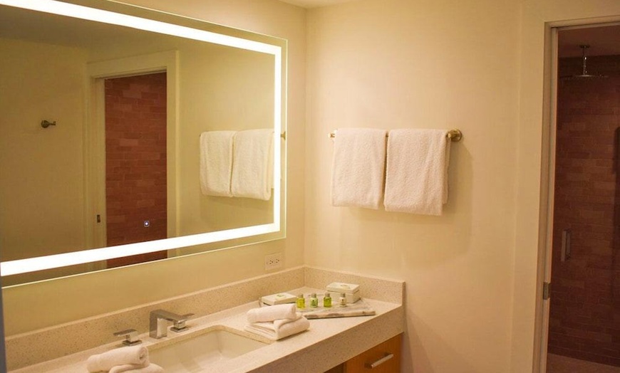 Image 6: ✈ FLORIDA | Miami - The Tony Hotel South Beach 4* - Piscina esterna