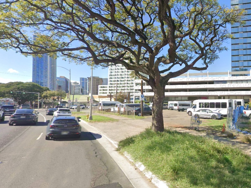 Parking at [H672] 1830 Kapiolani Blvd. Lot