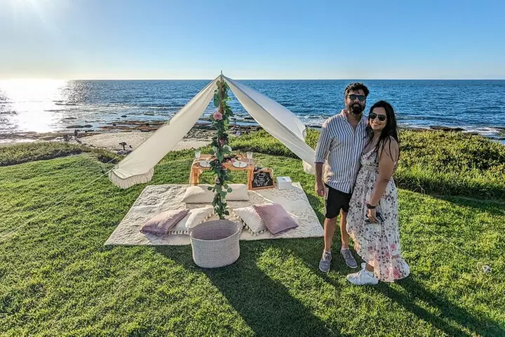 Beautiful Luxury Picnic Overlooking the La Jolla Coastline - Primary Image