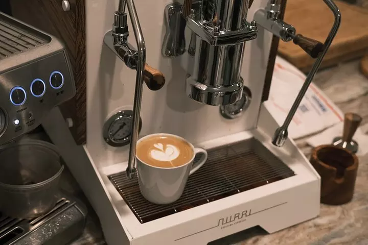 Latte Art Teaching with the Powerful Nurri Espresso - Primary Image