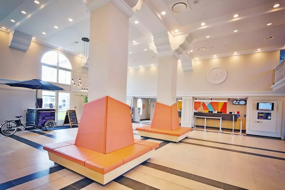 ✈ ÎLE-DE-FRANCE | Marne-la-Vallée - B&B Hotel Disneyland Paris 2*, ...