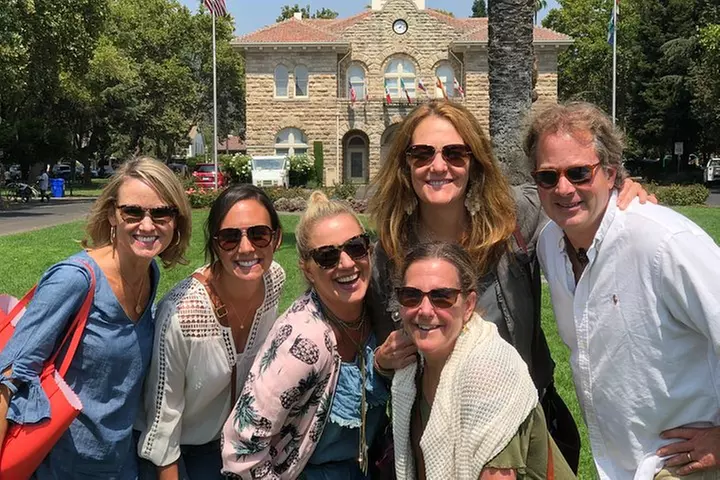 #1 Sonoma Walking Food, Wine Tasting & History Tour (Public Tour)