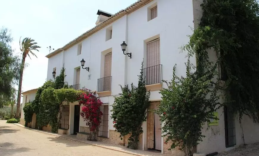 Image 6: Alicante : Bodega Vieja con Catas & Gaudí's style of Church