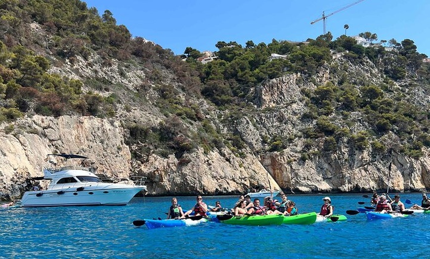 Image 7: Kayak Granadella Excursión Guiada en sus cuevas y Cala en Caló