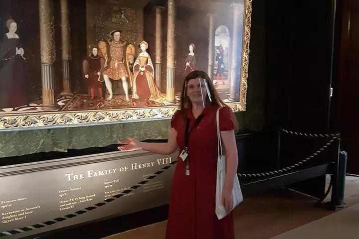 Private tour with an accredited expert guide Hampton Court Palace