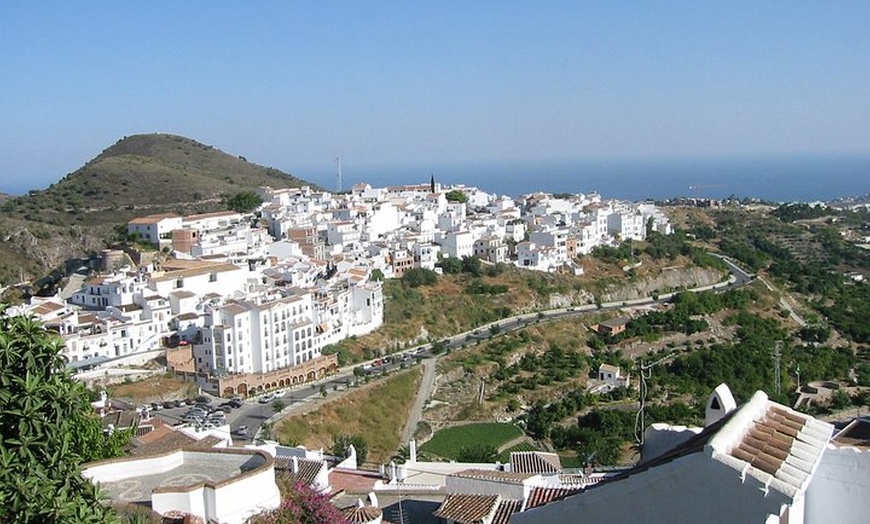 Image 4: Escapada de un día a Frigiliana y Nerja desde la Costa del Sol